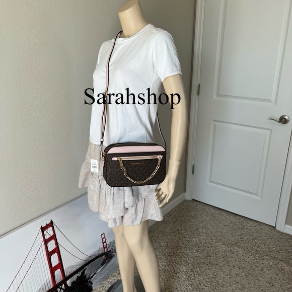 🌼Michael Kors Purse - Picture 8 of 15